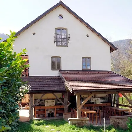 Luxusní stan Glamping Tlaka *